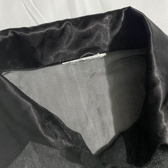 See-Thru Long Sleeve Floral Embroidered Cropped Button Down Shirt - Picture 9 of 11